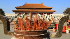 香炉里面放什么最好，香炉为什么是三只脚？