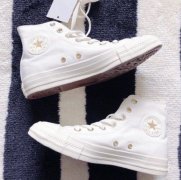 匡威鞋属于什么档次，为什么有人觉得男生穿匡威好丢人？